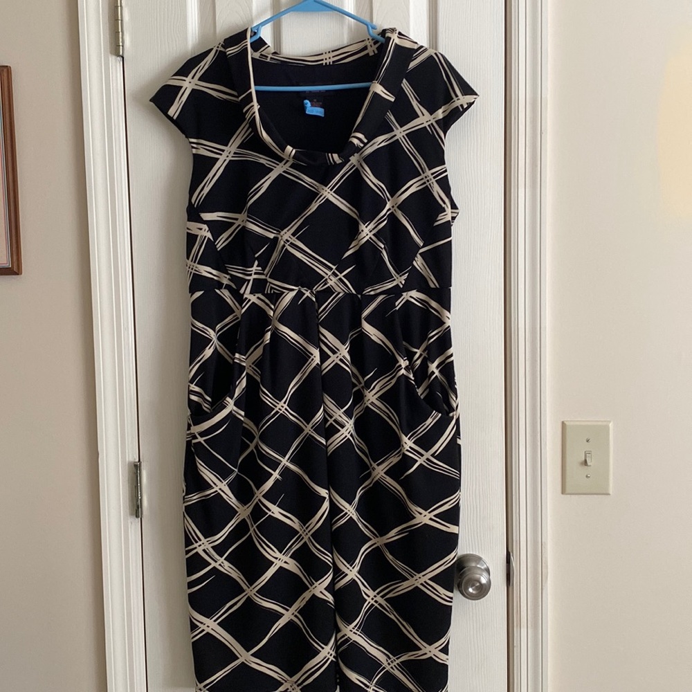 3 for $15 Signature for Robbie Bee size 14 Black cocktail dress